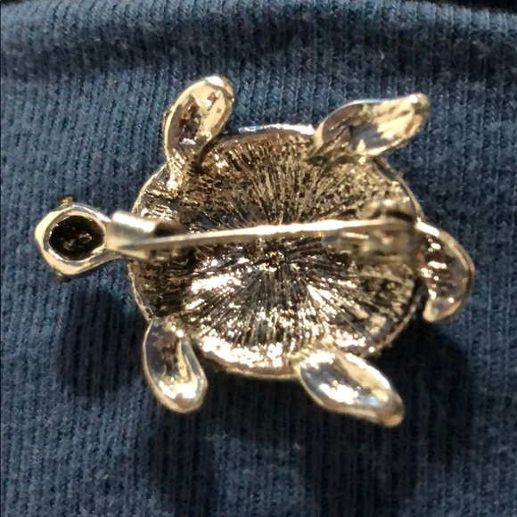 Betsey Johnson 🐢Turtle Pin🤑 - Picture 2 of 4